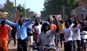 Coup d’État au Niger : des manifestations hostiles devant l’ambassade de France