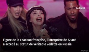 Guerre en Ukraine : Mireille Mathieu a des doutes sur Emmanuel Macron
