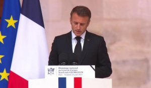 "Jean-Louis Georgelin n'était que volonté": Emmanuel Macron rend hommage au général aux Invalides