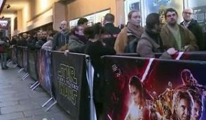 En Jedi ou en Vador, les fans de "Star Wars" sur le pied de guerre depuis l'aurore