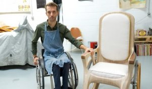 Un ingénieur construit un fauteuil roulant avec du bois de Notre-Dame pour le pape François
