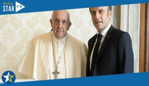 Emmanuel Macron  cette attitude osée avec le pape François qui a fait jaser