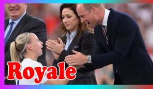 Le prince William salue les Lionnes après l'incroy@ble victoire finale de l'Euro 2022