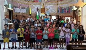 À Gaza, les enfants prient pour la fin du conflit