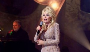 Dolly Parton explique pourquoi elle rejette la technologie