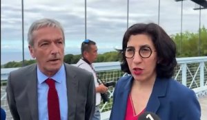 Les ministres visitent le chantier de rénovation du pont suspendu de la Rivière de l'Est