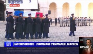 L'hommage national à Jacques Delors commence dans la cour des Invalides à Paris