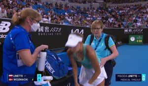 Magda Linette - Carolina Wozniacki - Les temps forts du match - Open d'Australie
