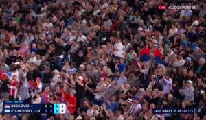 Djokovic joue avec le public avant de plier l'affaire