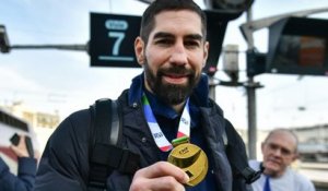 Retour des Bleus, champions d'Europe de handball : « Je ne lâche plus ma médaille ! »