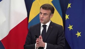 Emmanuel Macron: "Nous, Européens, devons continuer à accompagner le peuple ukrainien"