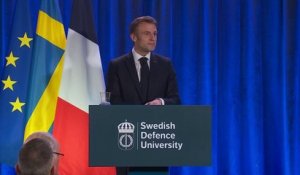 Emmanuel Macron appelle l'Europe à des décisions "courageuses" pour "accélérer" son aide à l'Ukraine