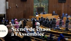 Sénégal : les députés d'opposition évacués au moment du vote du report de la présidentielle