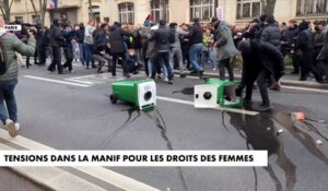 Paris : tensions dans la manifestation pour les droits des femmes