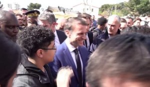 "Faut qu'on arrive à le dissuader de continuer": interpellé à Marseille, Emmanuel Macron s'exprime sur Poutine et la guerre en Ukraine