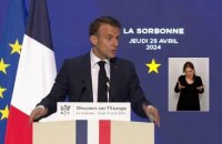 Emmanuel Macron appelle à « faire émerger une défense crédible du continent européen »