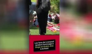 Disparition de Jota - Les fans déposent des fleurs devant Anfield pour Diogo et son frère André