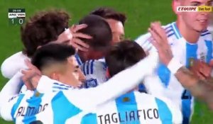 Le magnifique piqué de Messi pour ouvrir le score - Foot - Qualif. Coupe du monde