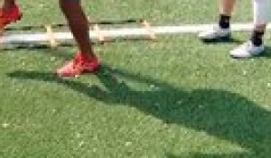 À l'entraînement avec Carla Arbez, demi d'ouverture des Bleues, et Benoît Trémoulinas - Rugby - Coupe du monde Femmes