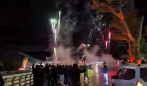 Le feu d’artifice des supporters de Galatasaray pour réveiller les joueurs de Liverpool - Foot - Ligue des champions