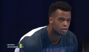 Bruxelles - Perricard se hisse en quart après l'abandon de son adversaire