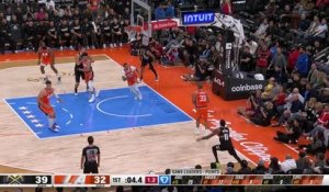 Clippers - Jordan Miller marque au buzzer depuis le milieu du terrain