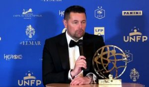 Pierre Sage élu meilleur entraîneur de Ligue 1 - Foot