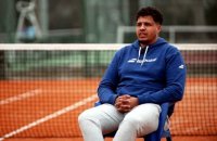 On a suivi le joueur amateur qui raconte sur Youtube ses cassages de raquettes - Tennis - Documentaire