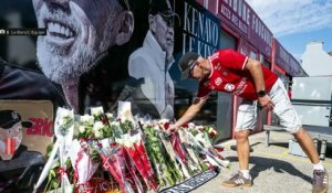 « Kenavo le King » : hommages, émotion et chants, le vibrant au revoir de Brest à Éric Roy - Foot