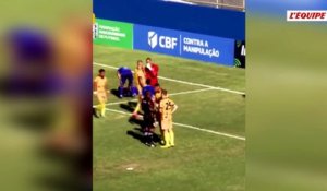 En conflit avec un joueur, un club brésilien annonce son départ en publiant un best-of de ses bévues - Foot