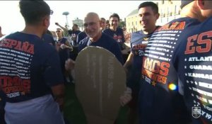 Espagne - Luis de la Fuente reçoit une Coupe du monde… à son effigie !
