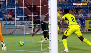 Le penalty transformé par Florian Thauvin en marchant - Foot - Amical - Lens