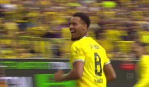 Dortmund - Le magnifique retourné acrobatique de Nmecha contre Paderborn