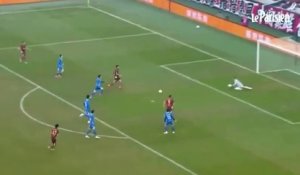 Football : deux buts avec deux ballons dans la même seconde