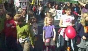 Les enfants participent à la manif du 29 mars2009