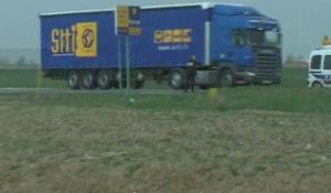 Beauvais : après un accident, un camion est dépanné RN 31