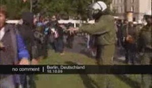 Manifestations pro et anti-nazi à Berlin