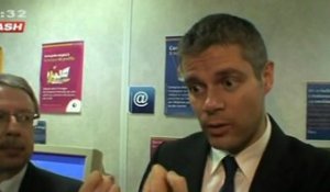 Laurent Wauquiez  à l'écoute du Pôle Emploi (Wattrelos)