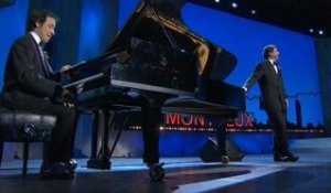Alexandre Astier et François Rollin chantent petit papa noël