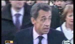 Nicolas Sarkozy: Ben viens... Descends un peu !
