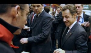 Sarkozy dans les allées du Salon