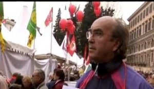 Rome : manifestation contre Berlusconi