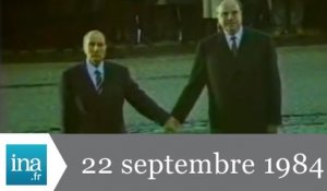20h Antenne 2 du 22 septembre 1984 - Mitterrand et Kohl main dans la main à Verdun - Archive INA