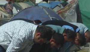 Prière place Tahrir, avant le discours du Premier ministre