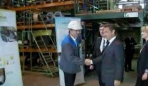 N. Sarkozy visite l'usine Novacarb