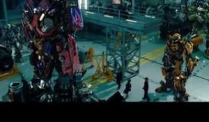 Transformers : Dark of the Moon - Featurette With Michael Bay and James Cameron [HD]