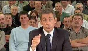 Sarkozy en Charente donne la parole à Royal