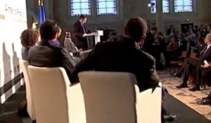François Fillon met le PS en garde contre les "relents germanophobes"