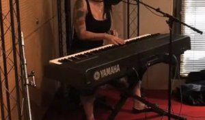 Beth Hart (rtl2.fr/videos) - LA Song, Chocolate Jesus, If I Take of You