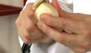Technique de cuisine : Eplucher un topinambour